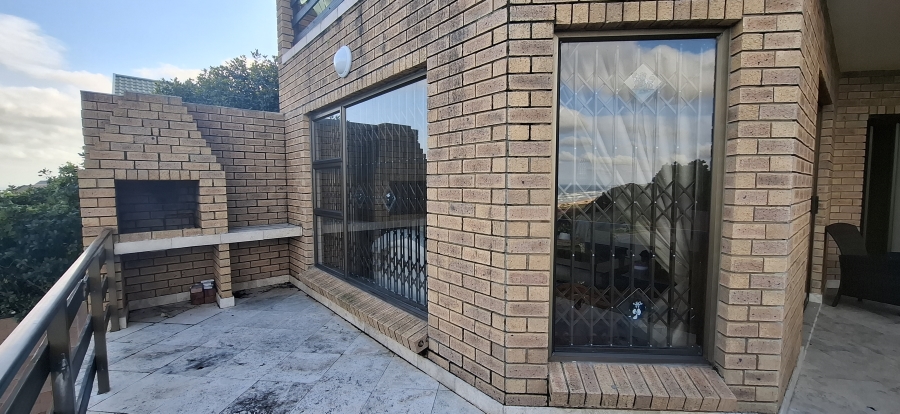 4 Bedroom Property for Sale in Blue Horizon Bay Eastern Cape